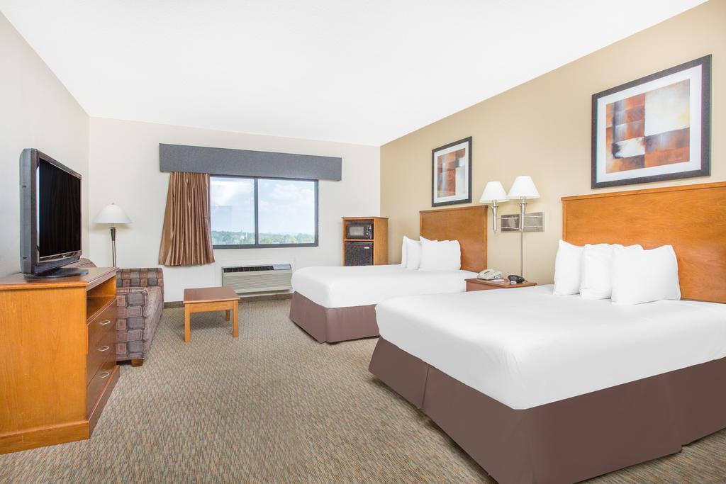 Days Inn By Wyndham Phenix City Near Fort Moore Esterno foto