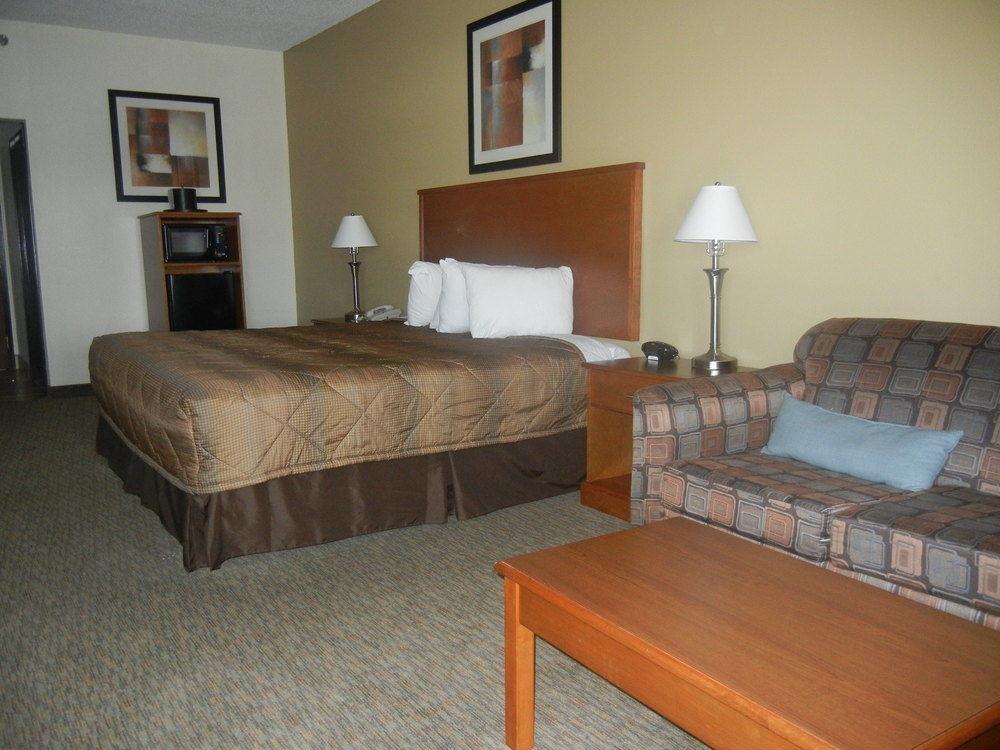 Days Inn By Wyndham Phenix City Near Fort Moore Esterno foto