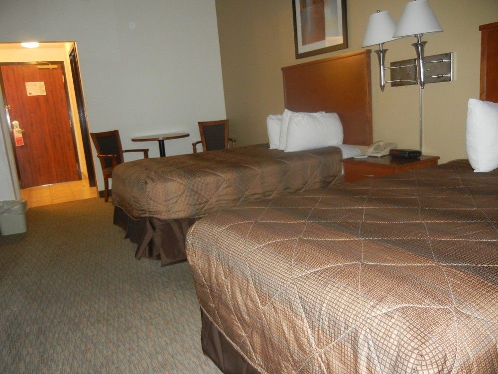 Days Inn By Wyndham Phenix City Near Fort Moore Esterno foto
