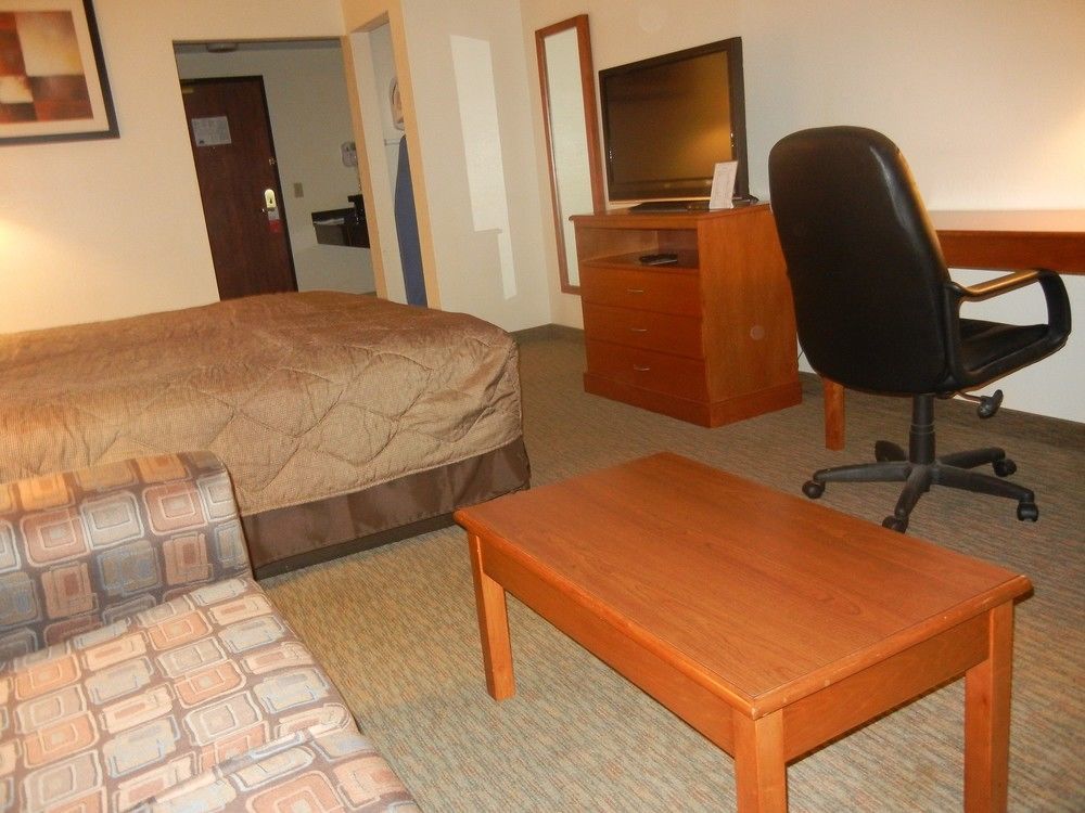 Days Inn By Wyndham Phenix City Near Fort Moore Esterno foto