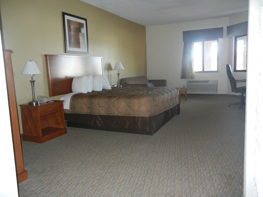 Days Inn By Wyndham Phenix City Near Fort Moore Esterno foto