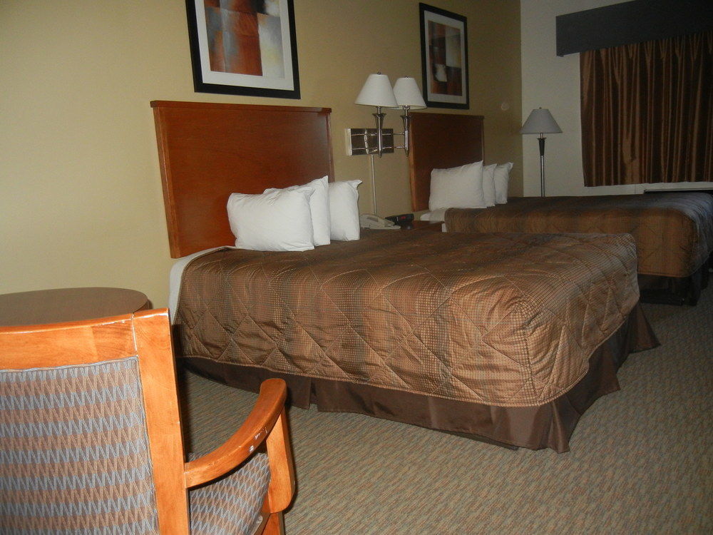 Days Inn By Wyndham Phenix City Near Fort Moore Esterno foto