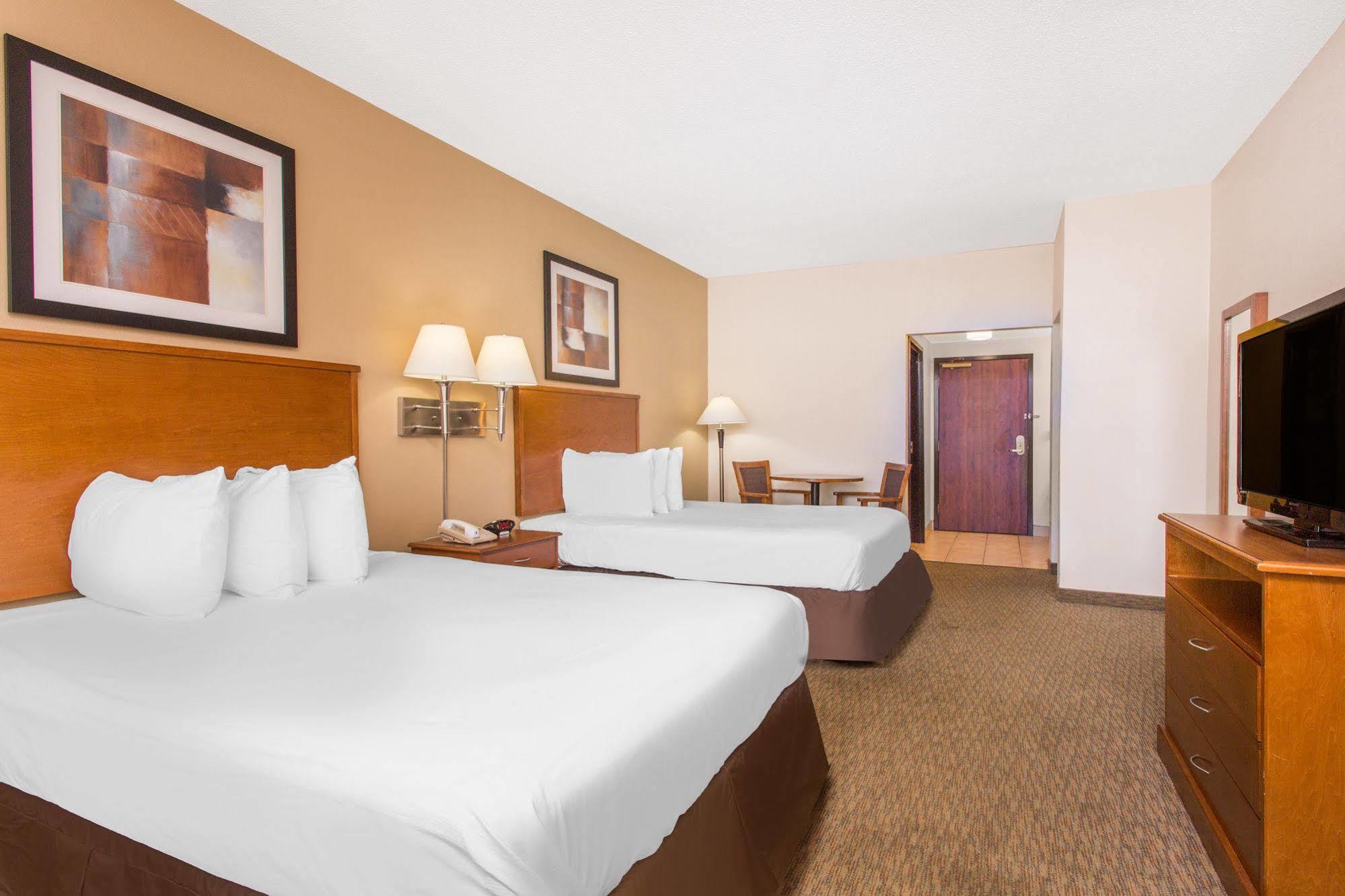 Days Inn By Wyndham Phenix City Near Fort Moore Esterno foto