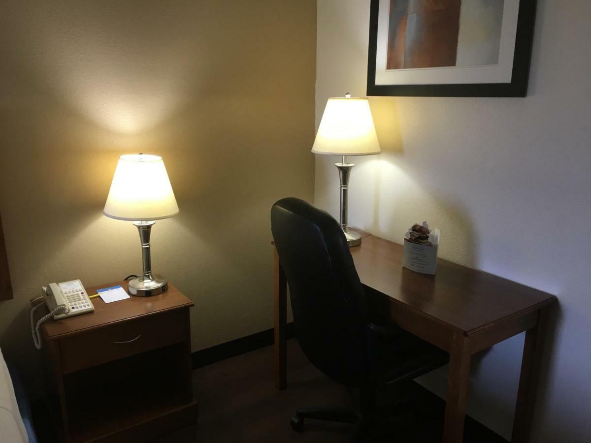 Days Inn By Wyndham Phenix City Near Fort Moore Esterno foto
